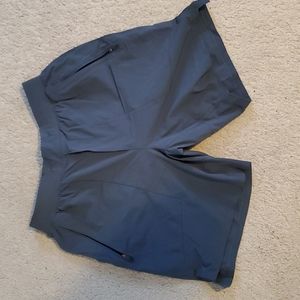 Lululemon training shorts 7inch inseam